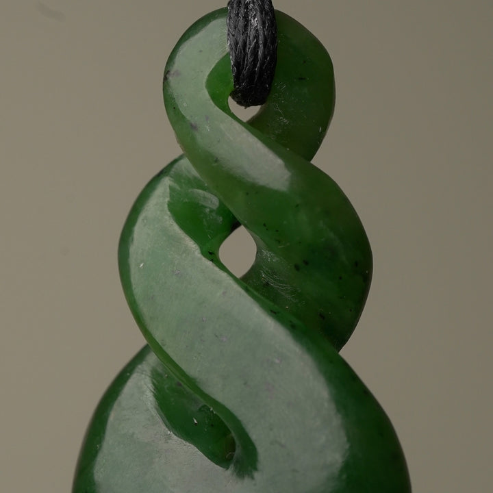 Large Pounamu Pikorua Double Twist