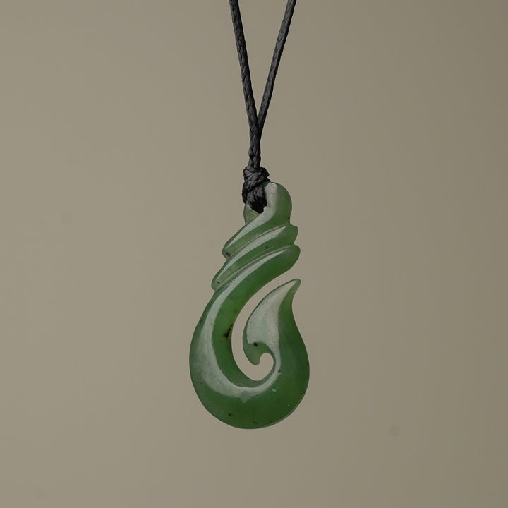 Small Hei Matau Ribbed Pendant