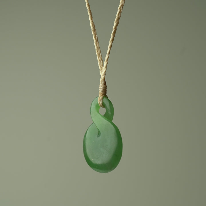 Medium Pounamu Pikorua