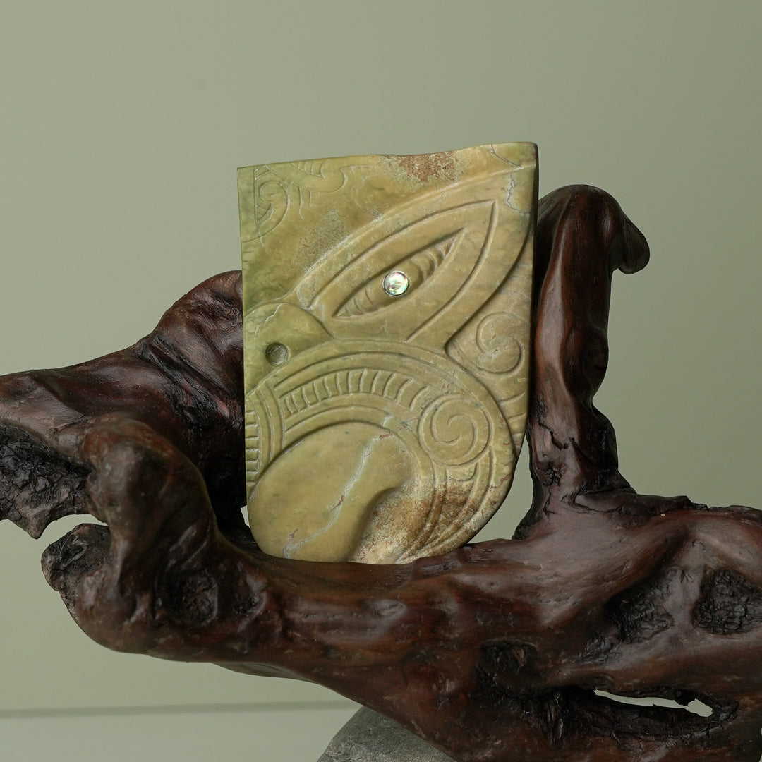 Wheku of Wisdom – Raukaraka Pounamu Sculpture