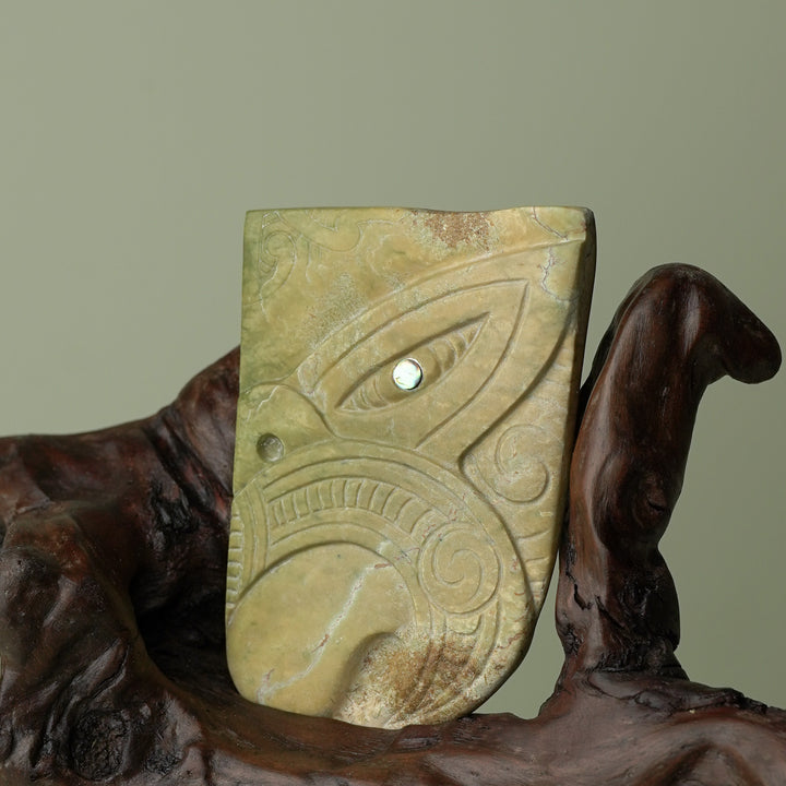 Wheku of Wisdom – Raukaraka Pounamu Sculpture