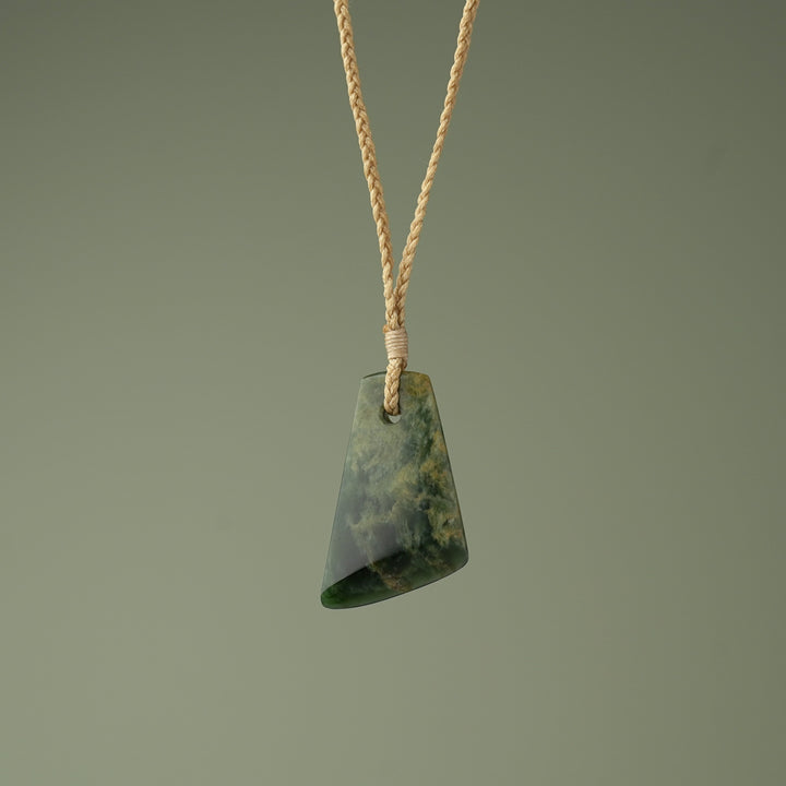 Small Pounamu Flower Toki Pendnat