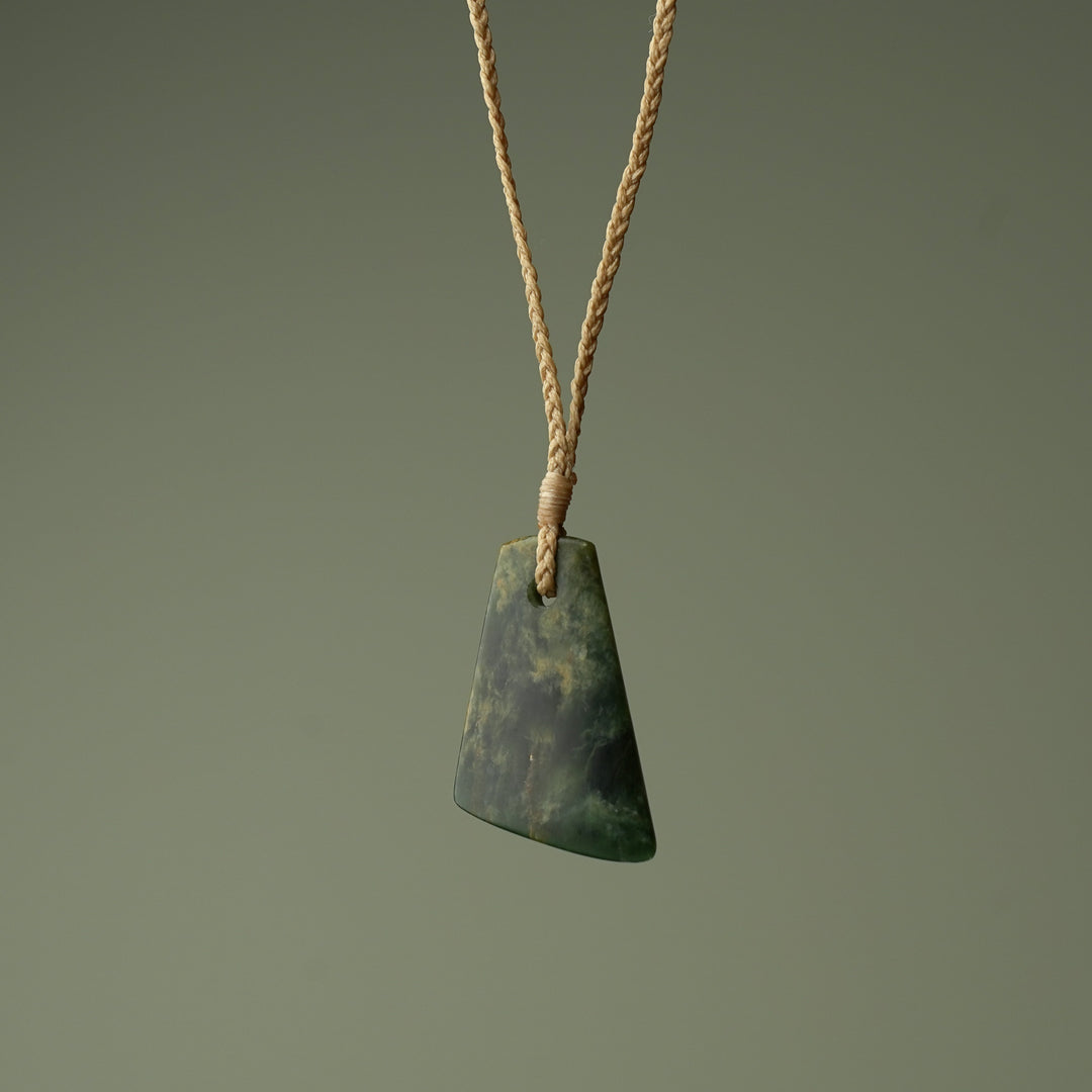 Small Pounamu Flower Toki Pendnat