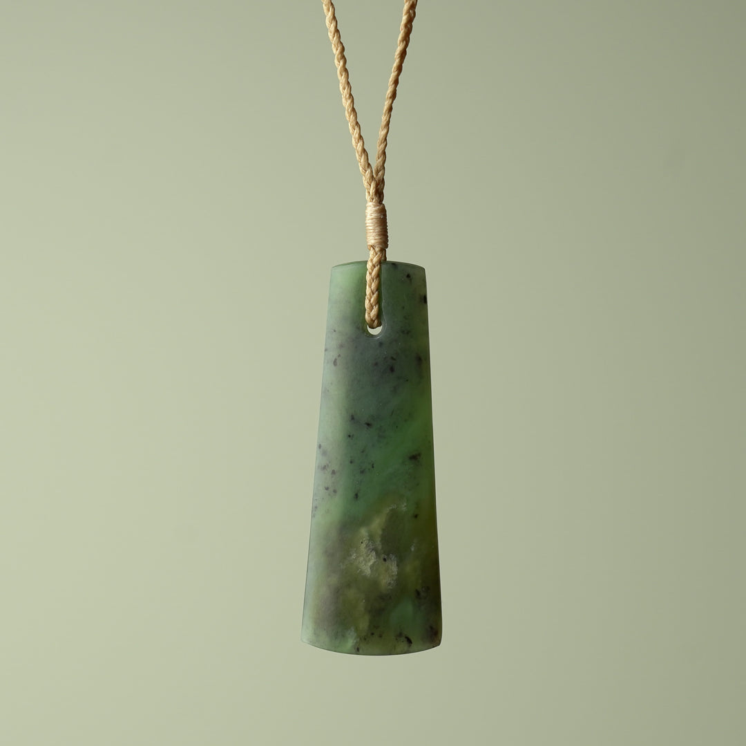 Large Kawakawa Pounamu Toki, Tan Binding