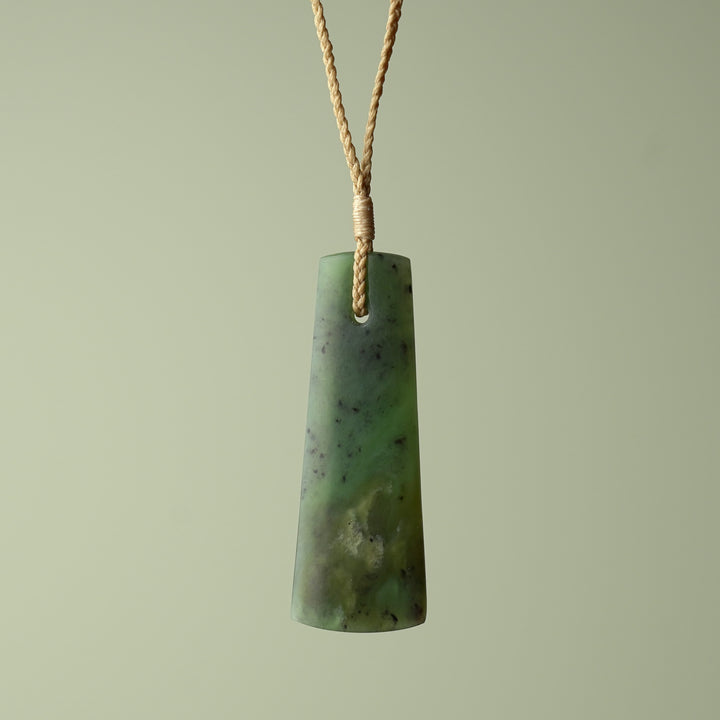 Large Kawakawa Pounamu Toki, Tan Binding