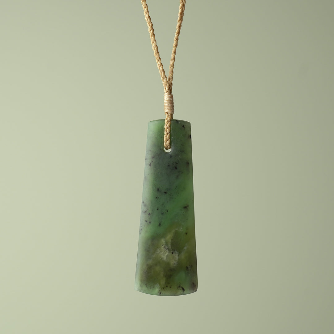 Large Kawakawa Pounamu Toki, Tan Binding