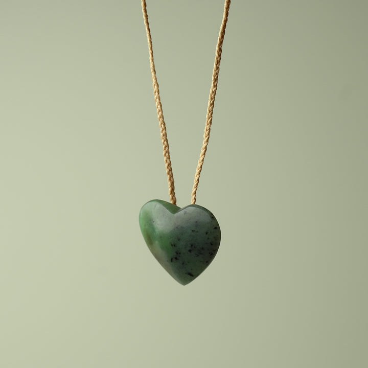 Pounamu Kawakawa Heart Small