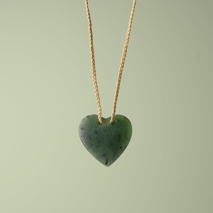 Pounamu Kawakawa Heart Small