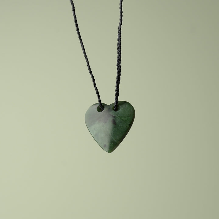 Pounamu Kawakawa Heart Small