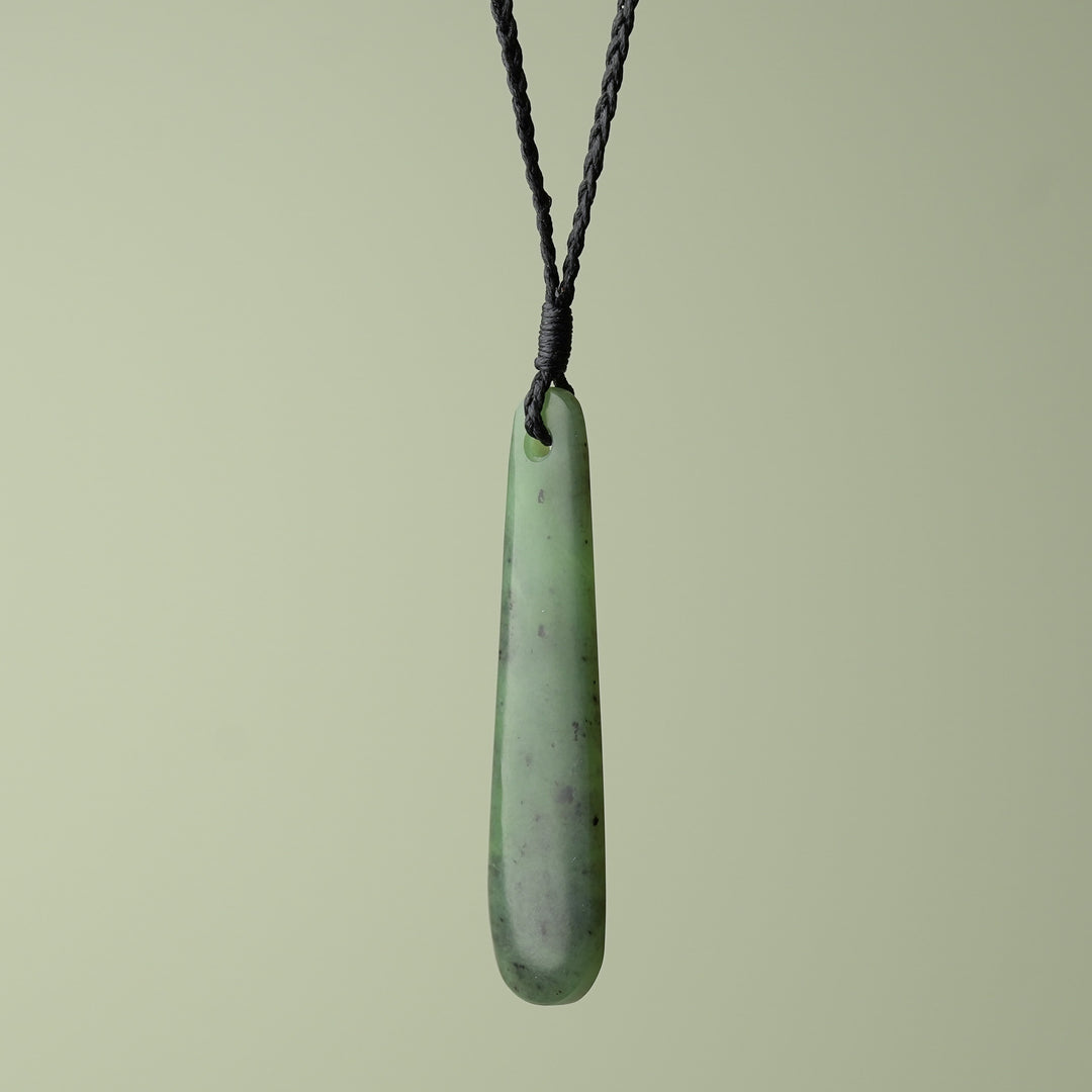 Medium Kawakawa Roimata Teardrop Pendant