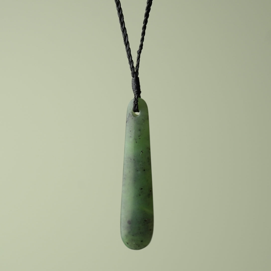 Medium Kawakawa Roimata Teardrop Pendant