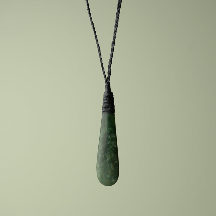 Medium Kawakawa Roimata Teardrop Pendant