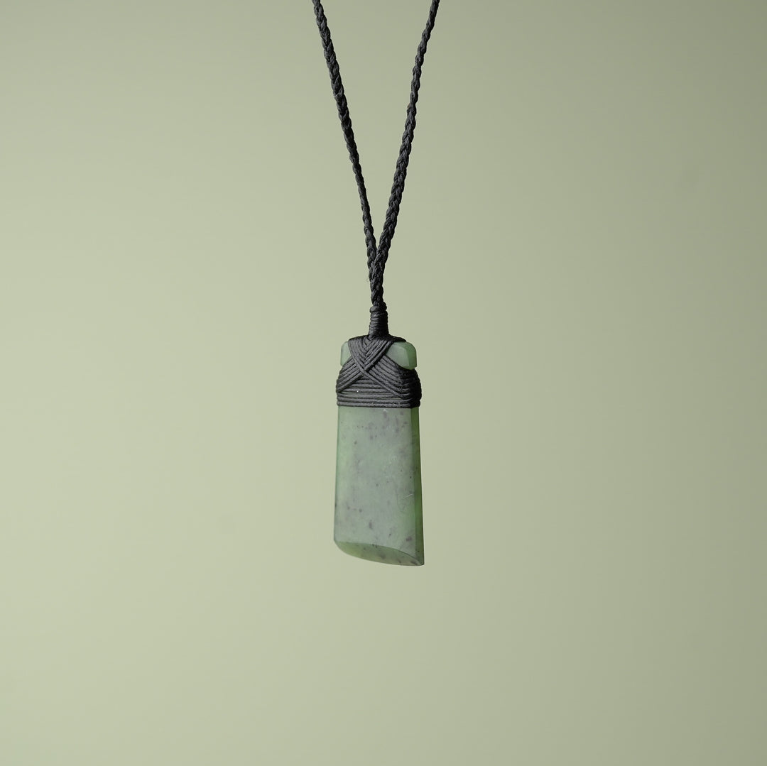 Small Matte Kawakawa Pounamu Toki