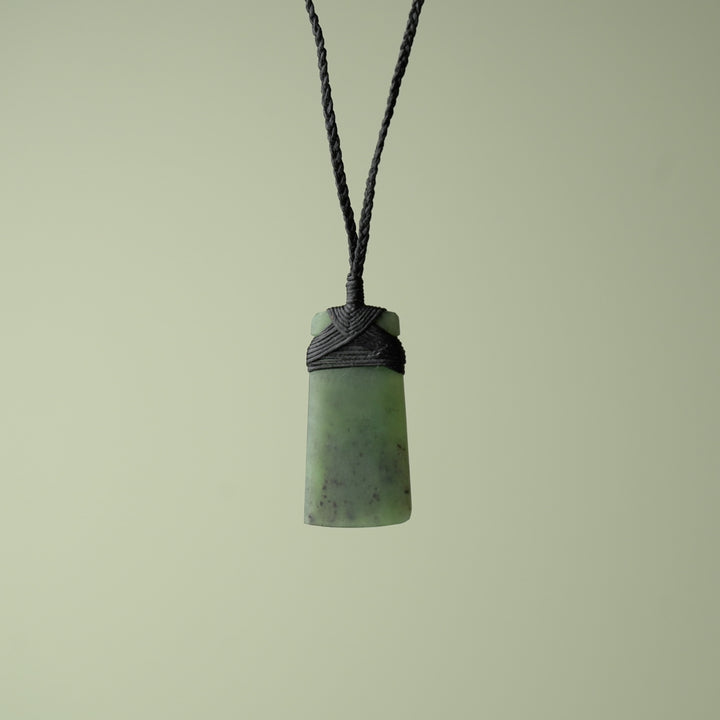 Small Matte Kawakawa Pounamu Toki