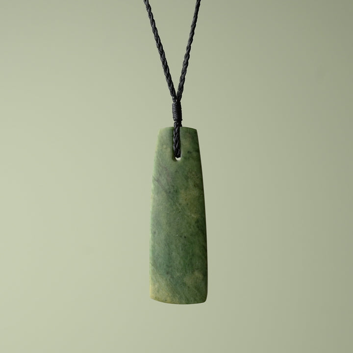 Large Raukaraka Pounamu Toki, Black Binding