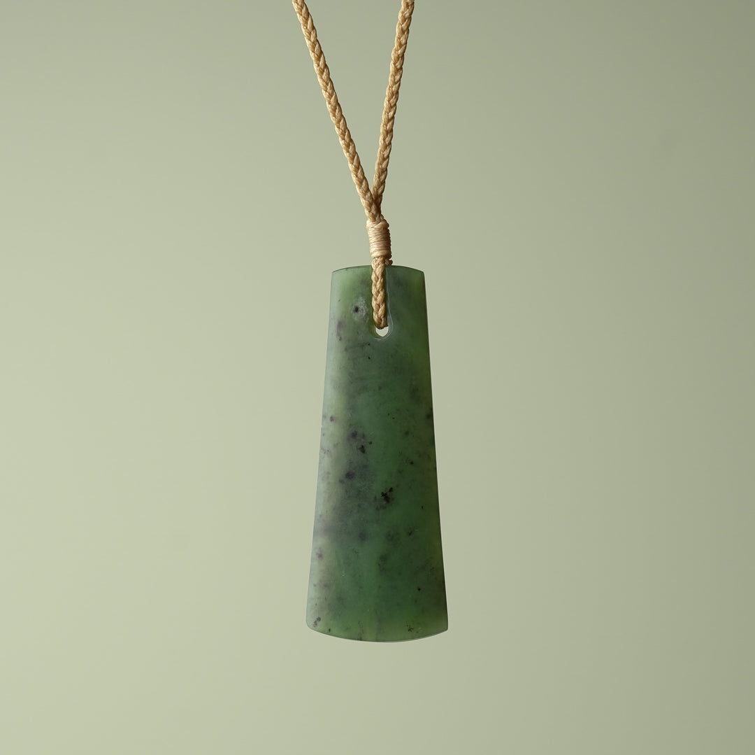 Large Kawakawa Pounamu Toki, Tan Binding