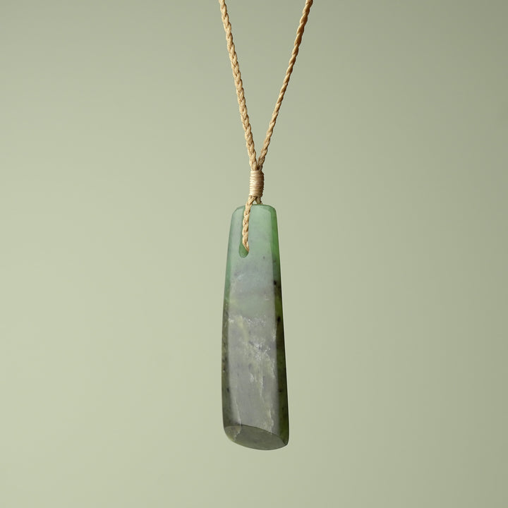 Large Kawakawa Pounamu Toki, Tan Binding