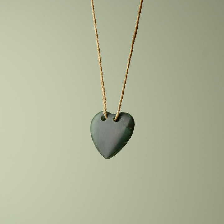 Pounamu Kawakawa Heart Small