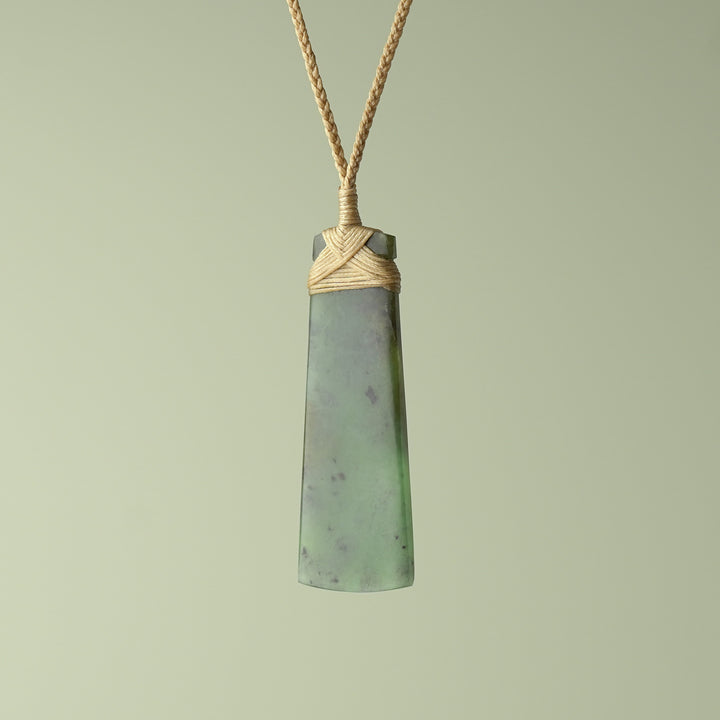 Large Kahurangi Pounamu Toki, Tan Binding