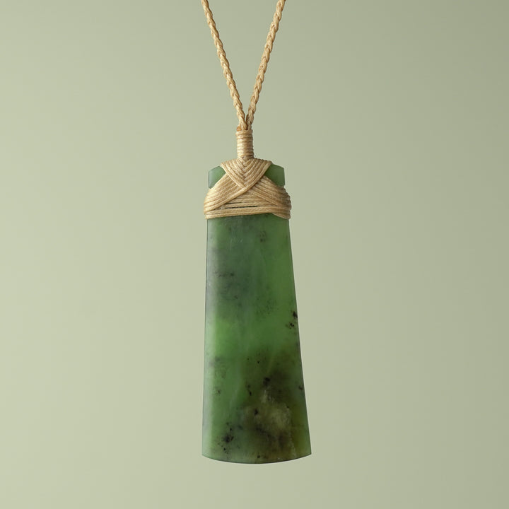 Large Kahurangi Pounamu Toki, Tan Binding