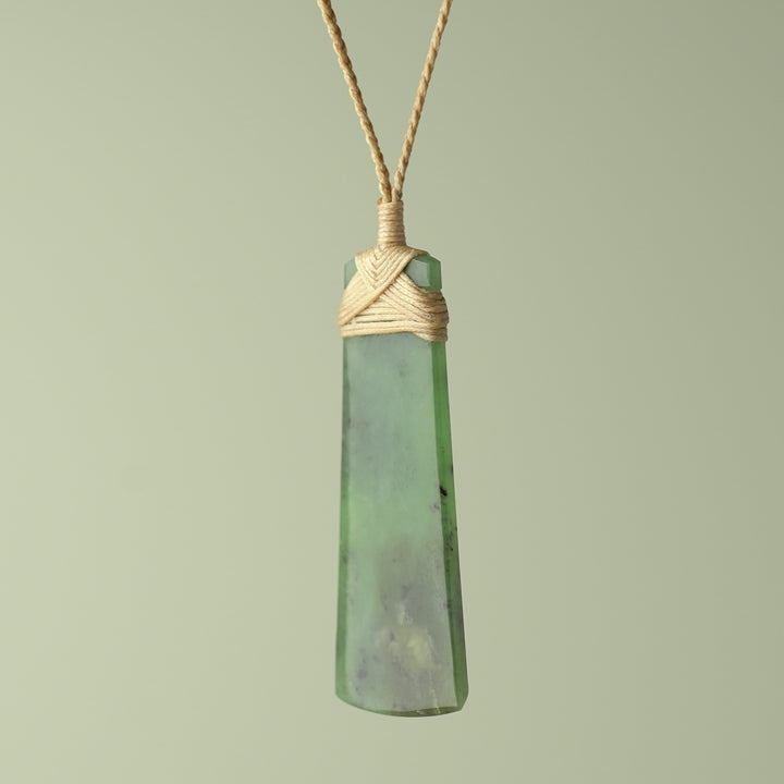 Large Kahurangi Pounamu Toki, Tan Binding