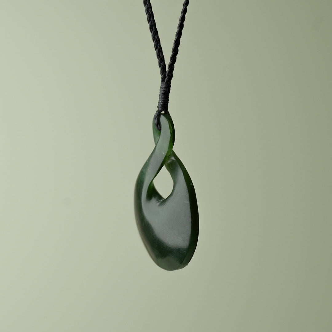 Large Kawakawa Pounamu Pikorua