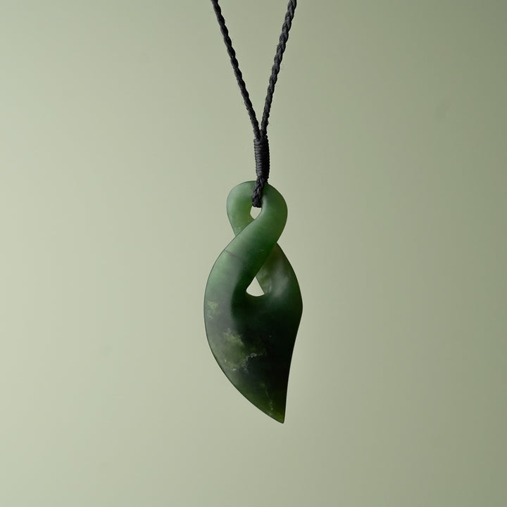 Large Kawakawa Pounamu Pikorua, Black Binding