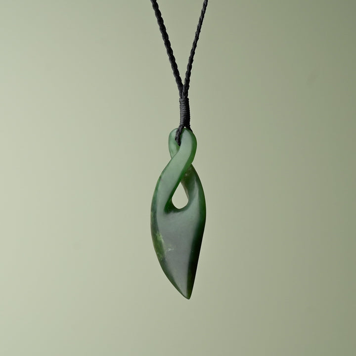 Large Kawakawa Pounamu Pikorua, Black Binding