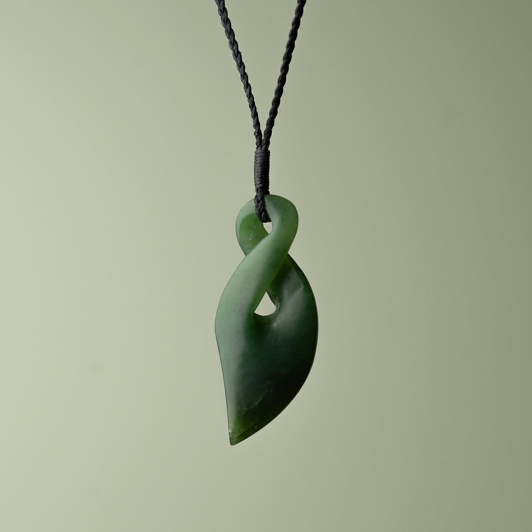 Large Kawakawa Pounamu Pikorua, Black Binding