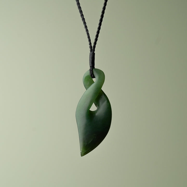 Large Kawakawa Pounamu Pikorua, Black Binding