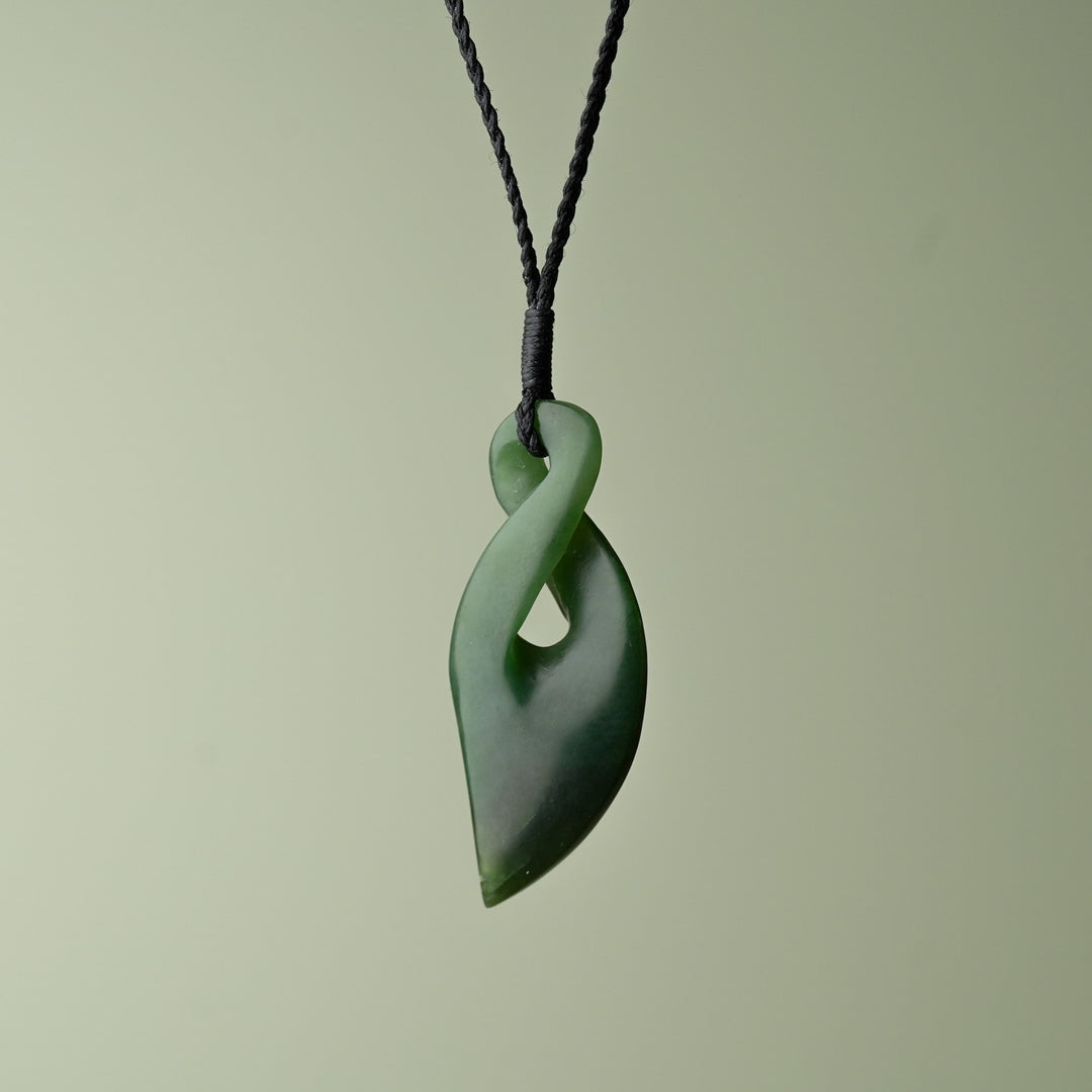 Large Kawakawa Pounamu Pikorua, Black Binding