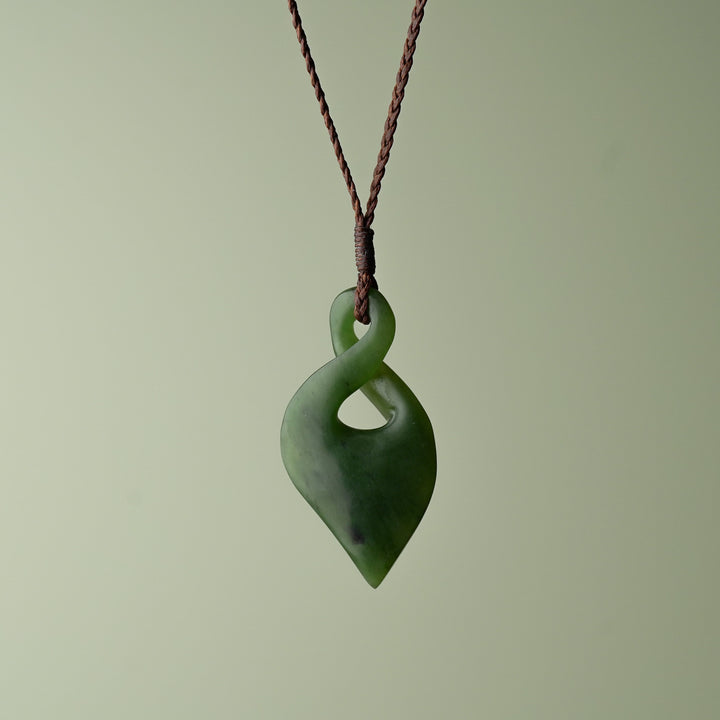 Large Kawakawa Pounamu Pikorua, Brown Binding