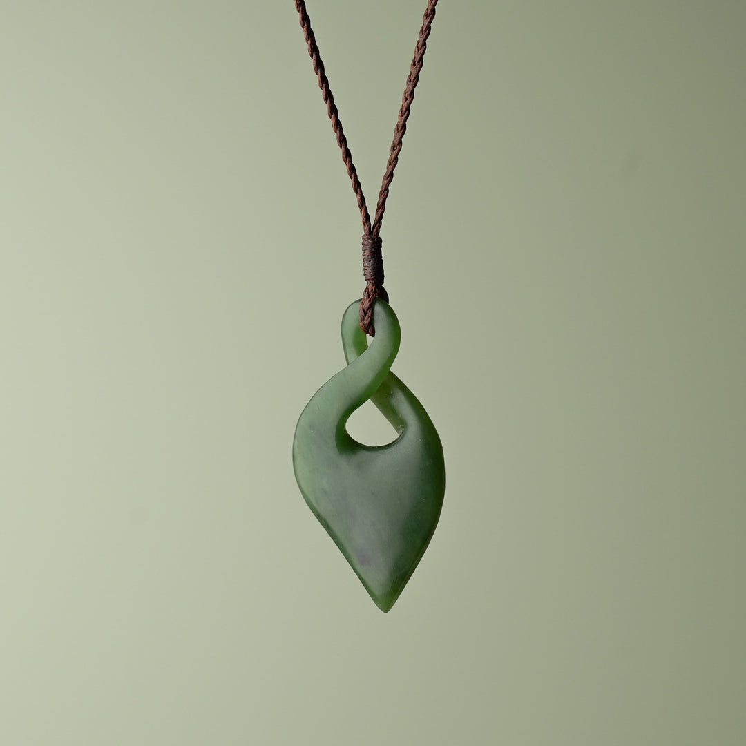 Large Kawakawa Pounamu Pikorua, Brown Binding