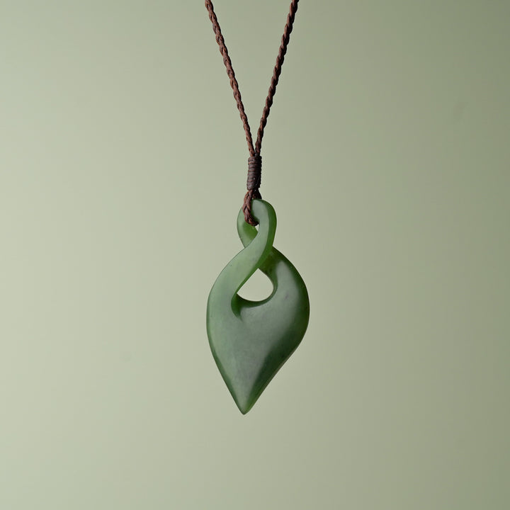 Large Kawakawa Pounamu Pikorua, Brown Binding