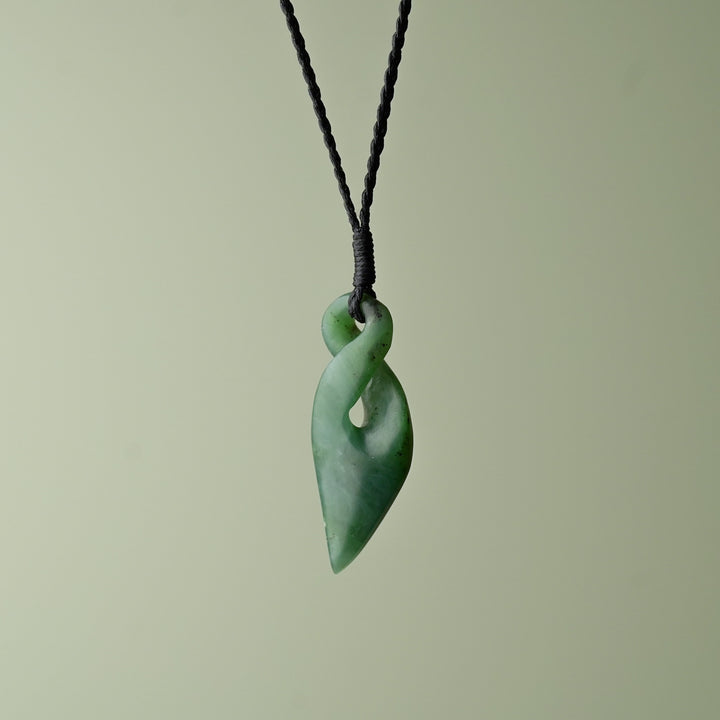 Medium Kahurangi Pounamu Pikorua