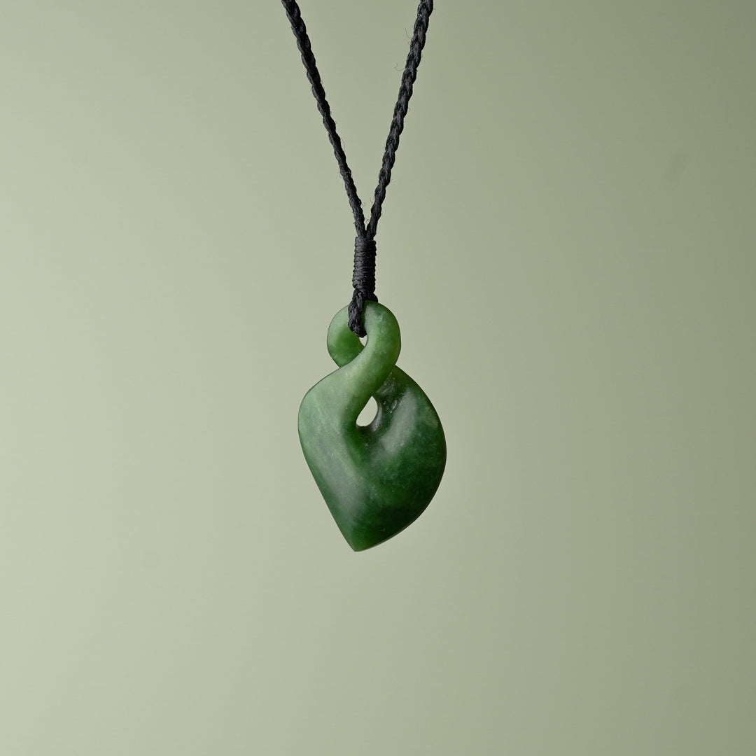 Medium Kahurangi Pounamu Pikorua, Black Binding