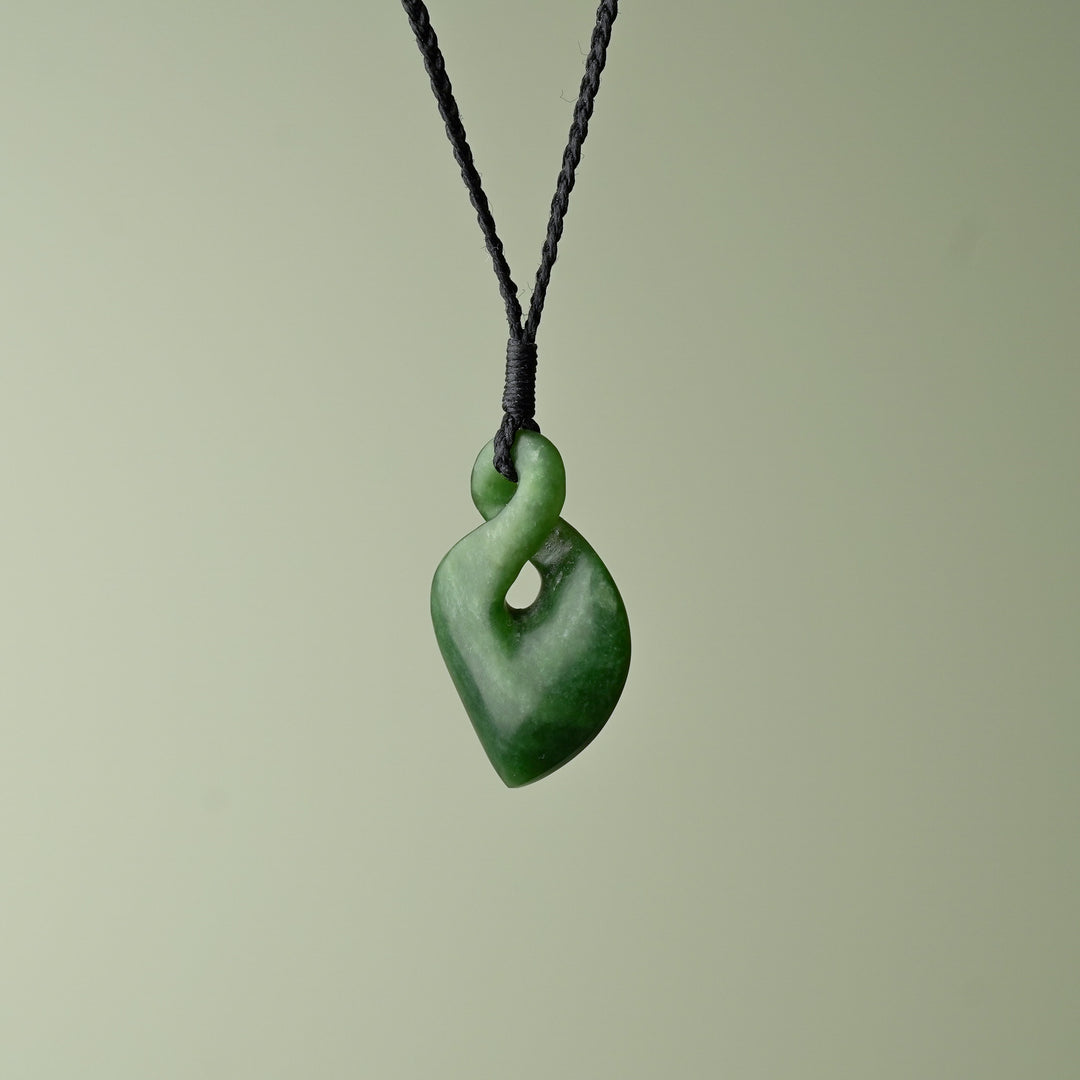 Medium Kahurangi Pounamu Pikorua, Black Binding