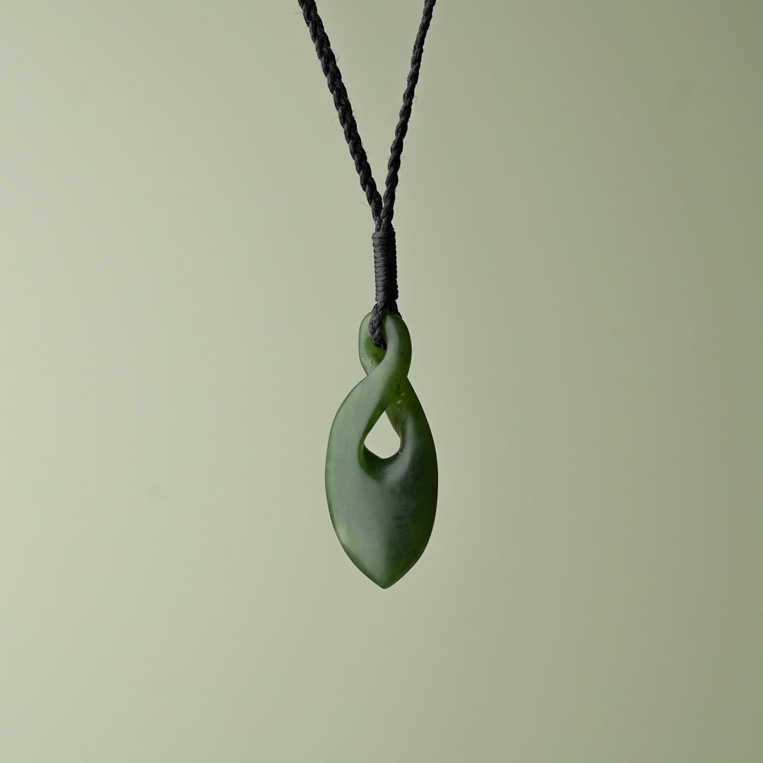 Small Kawakawa Pounamu Pikorua, Black Binding