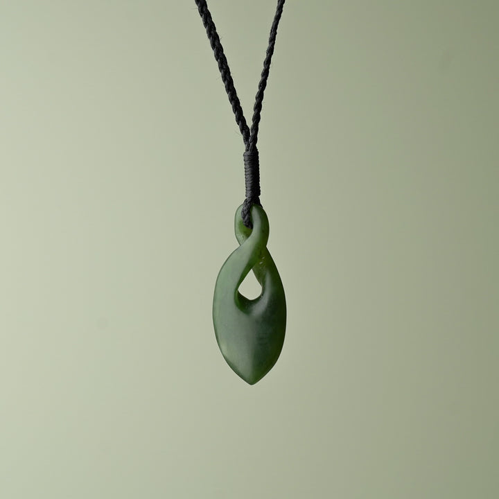 Small Kawakawa Pounamu Pikorua, Black Binding