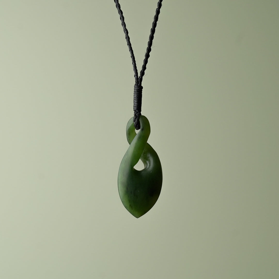 Small Kawakawa Pounamu Pikorua, Black Binding