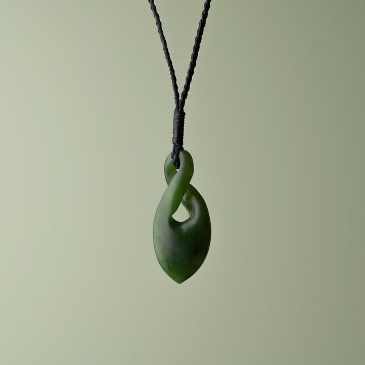 Small Kawakawa Pounamu Pikorua, Black Binding