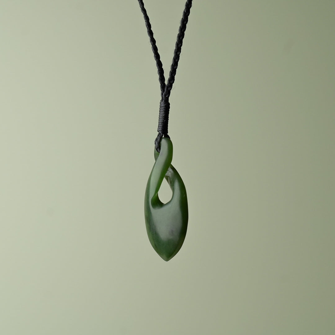 Small Kawakawa Pounamu Pikorua, Black Binding