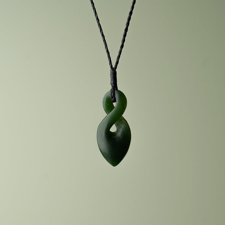 Small Kawakawa Pounamu Pikorua, Black Binding