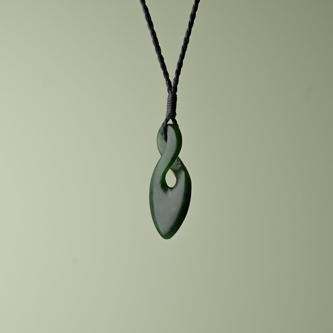 Small Kawakawa Pounamu Pikorua, Black Binding