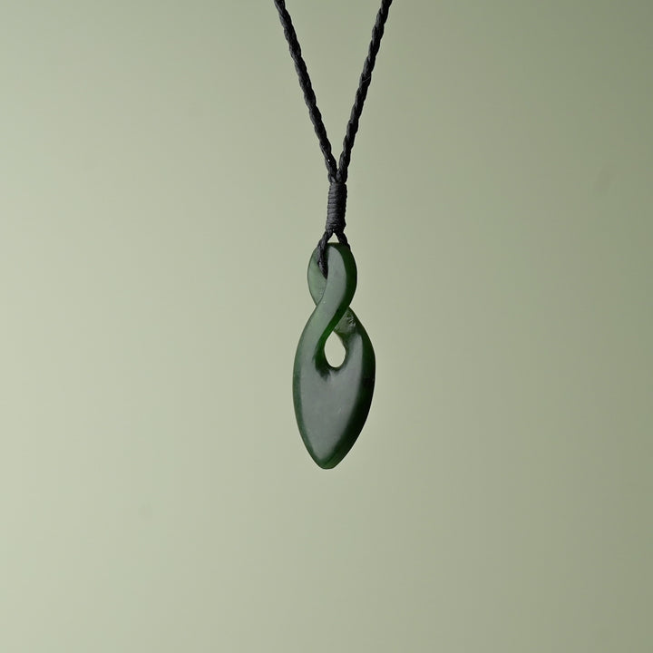 Small Kawakawa Pounamu Pikorua, Black Binding