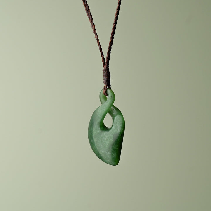 Medium Kahurangi Pounamu Pikorua, Brown Binding